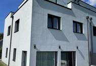 PROVISIONSFREI! Wunderschöne Doppelhaushälfte mit ca. 160m² Wfl., 5 Zi, Garten, Terrasse, 2 Stellplätze in der Nähe von Wiener Neustadt