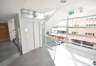 Familienwohnung: Schöne 5-Zimmer-Maisonette-Wohnung mit Balkon und Terrasse direkt an der Donau