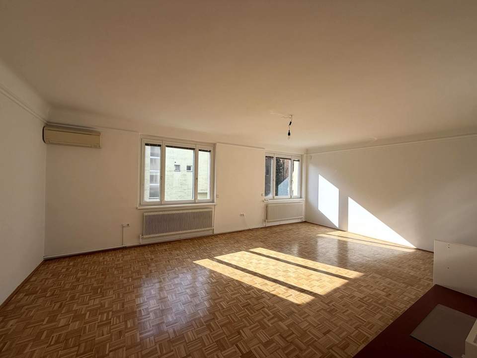 Traumhafte 3-Zimmer-Eigentumswohnung, Erstbezug nach Sanierung // Fantastic 3-room condominium, first occupancy after renovation in //