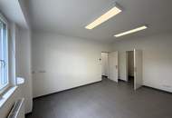 Neu saniertes Kleinbüro oder Praxis // Newly renovated small office or practice //