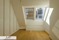 Sehr ruhige 3-Zimmer DG Wohnung, direkt an der Neubaugasse!