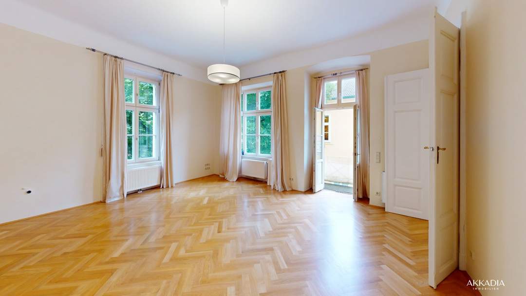 Wunderschöne Altbauwohnung mit Balkon