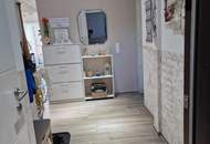 Großzügiges Einfamilienhaus mit 2 Wohneinheiten und Pool