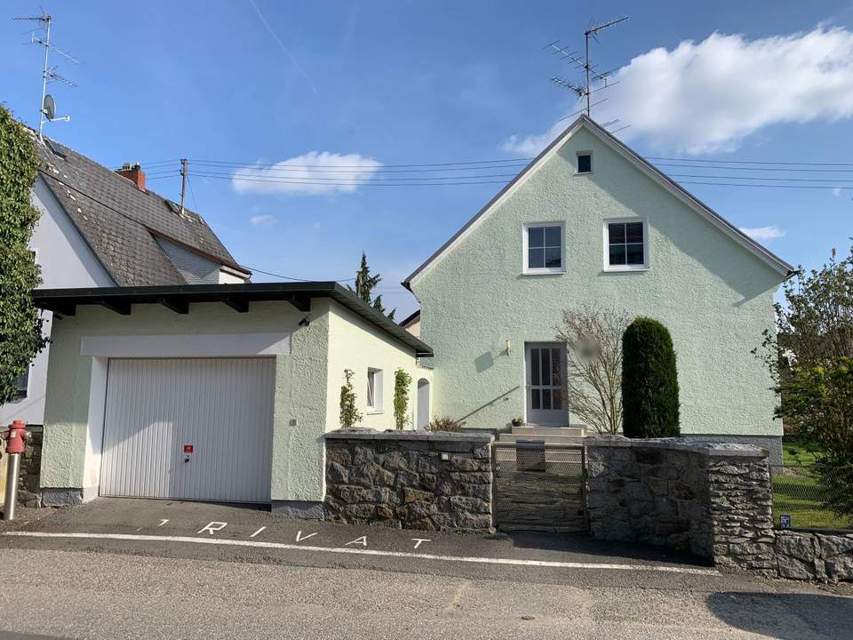 ***OPEN HOUSE Samstag, 03. Mai 2025 10 - 12 Uhr*** Gepflegtes Einfamilienhaus in ruhiger und sonniger Lage