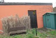 Gepflegtes Landhaus mit Carport, Nebengebäude, Garten und uneinsehbarem Innenhof