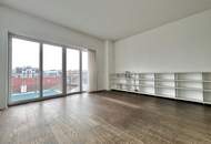 Weitblick, Ruhe & zentrale Lage – Sonnige Altbauwohnung mit Balkon
