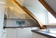 Wunderschöner Ausblick und Ruhelage - DG mit 64m², 2 Zi plus Wohnküche laufend saniert!
