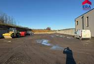 Top-Lage direkt an der A5: Vielseitige Freifläche in Schrick für private und gewerbliche Zwecke