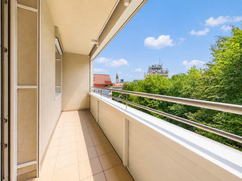 Helle 3-Zimmer-Innenstadtwohnung mit südseitiger Loggia im 4. Liftstock