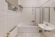 2-Zimmer-Wohnung mit großzügiger Loggia in saniertem Altbau