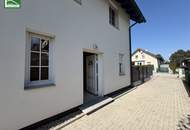 Elegant Wohnen im Grünen! Großzügige Doppelhaushälfte mit Terrassen, Garten und 2 Parkplätzen.