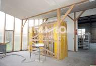 Große Produktionshalle auch beheizbar und Nebentrakt mit 740 m² Nutzfläche (Einfahrtstor 350x470) Industrieboden.