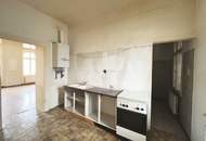 Bandgasse / Sanierungsbedürftige 2 Zimmer Wohnung Dachgeschoß / Charmanter Altbau