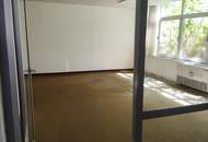Gewerbeobjekt mit 1302 m2 Halle und 310 m2 Büro und 445 m2 Betriebswohnungen die auch als Büro genützt werden könnten
