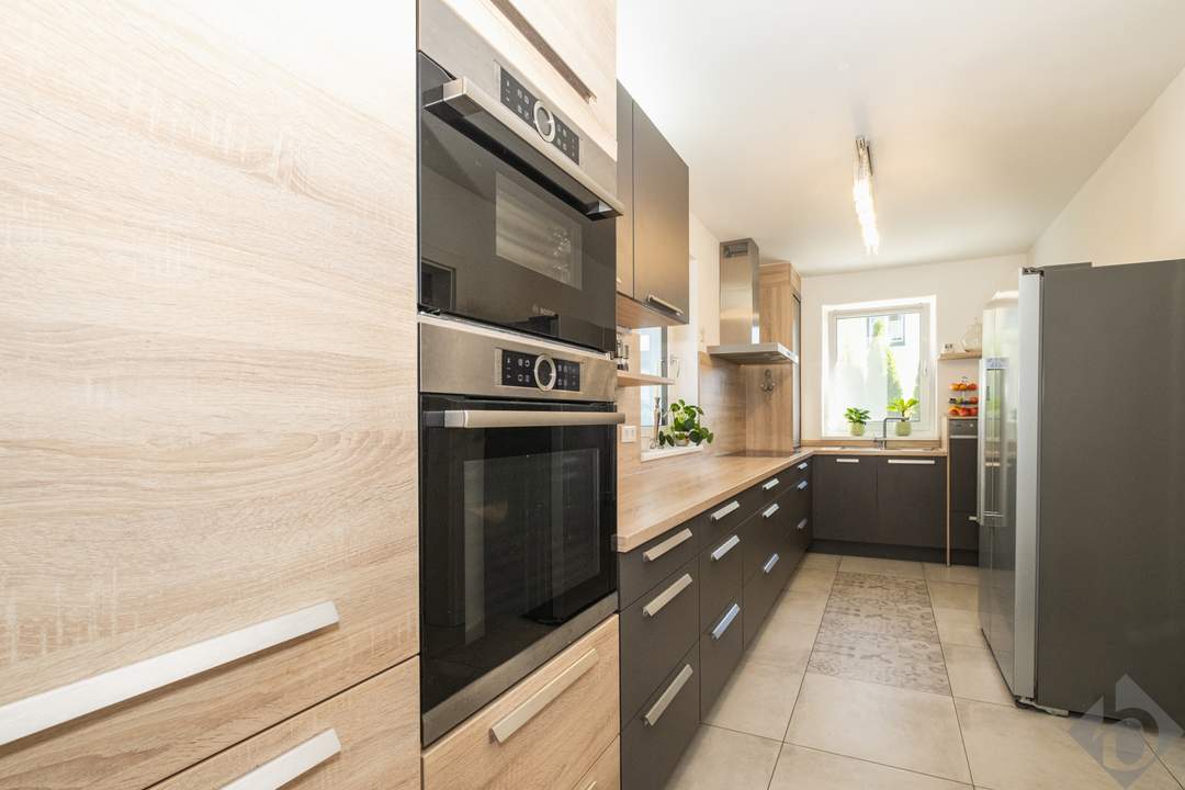 Modernes Einfamilienhaus mit sonnigem Garten in Bergheim