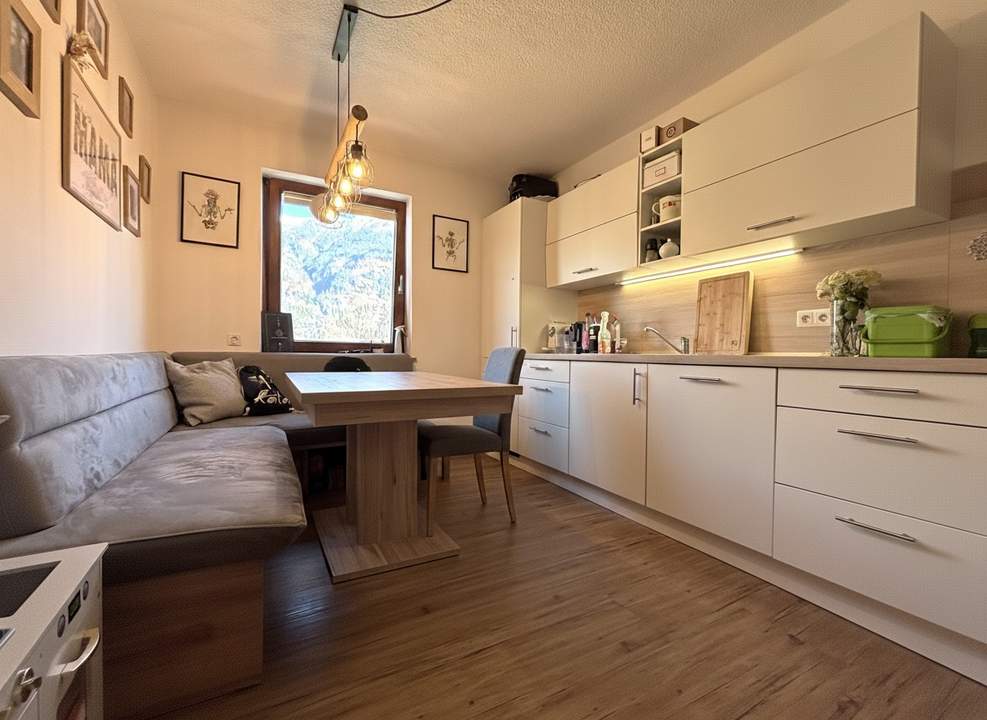Helle 3 Zimmer Wohnung mit Balkon und Garage in ruhiger Lage in Fügen