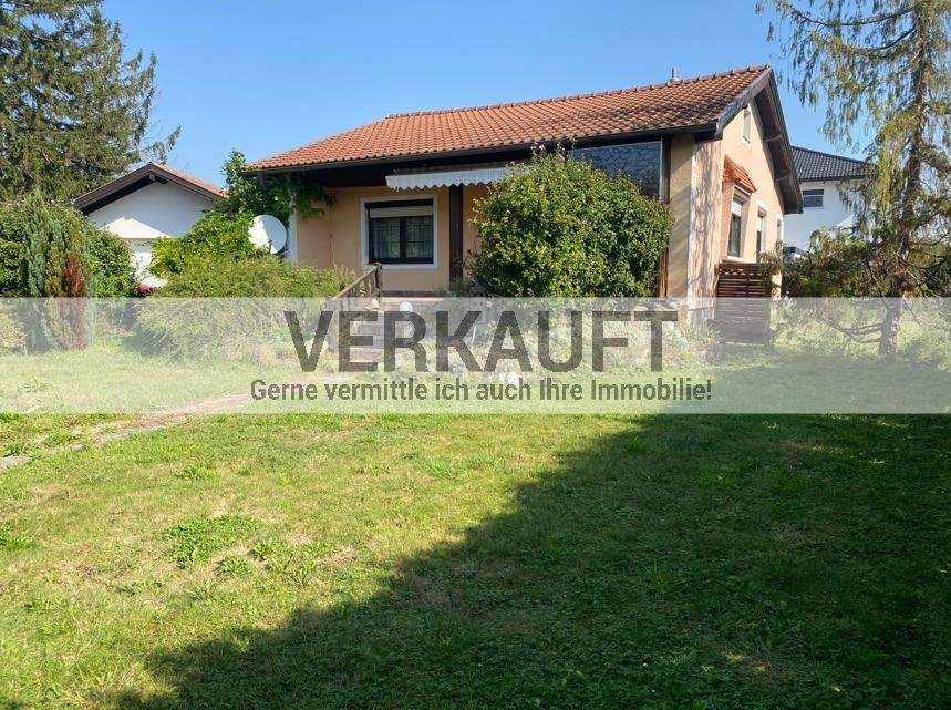 VERKAUFT - "Gemütliches Haus mit Garten und Garage"