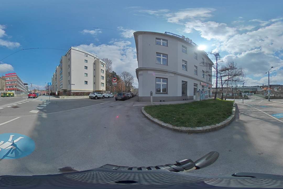 Großzügige 4-Zimmer-Dachgeschoßwohnung mit Weitblick nahe U4 Hütteldorf