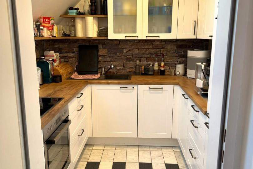 Verkaufe günstige 3-Zimmer-Dachgeschosswohnung mit LIFT im Herzen von Neuhofen!, Wohnung-kauf, 4501 Linz-Land