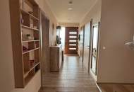 Großzügiges &amp; exklusives Familienhaus auf einer Ebene mit Garten und Nebengebäude