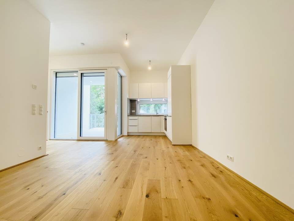 Exklusiver Erstbezug nach Sanierung - 3-Zimmerwohnung mit Freifläche in den ruhigen Innenhof