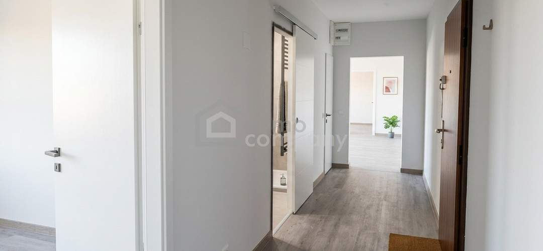 Vollsanierte 4-Zimmer-Wohnung mit 27 qm Südwest-Terrasse &amp; Aufzug in 1100 Wien – 420.000 €!