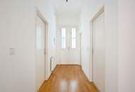 Die HAINBURG: Perfekt aufgeteilte Altbauwohnung mit Grünblick!