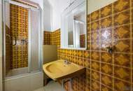 HOFRUHELAGE mit GRÜNBLICK | Sanierungsbedürftiger Altbau | Ca. 8,5 m² Balkon-Option (baubewilligt) | Nähe Einsiedlerpark, U4 Margaretengürtel, künftiger U2-Station Reinprechtsdorfer Straße