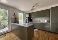 Neuwertige 3 Zimmer Wohnung + Balkon und herrlicher Aussicht ins Grüne