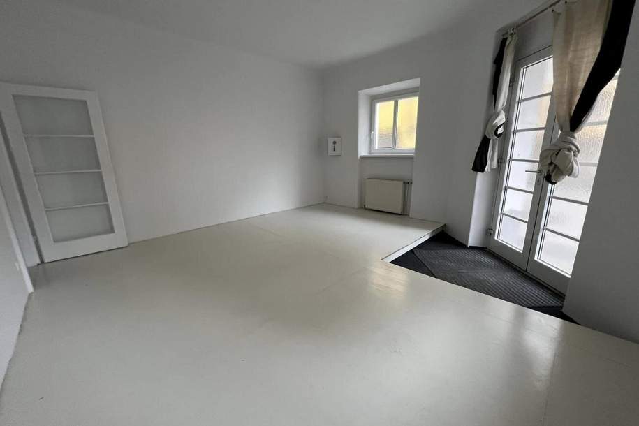 Mitten im wirtschaftlichen Herzen von Simmering nahe U3 Enkplatz: 6 Zimmer (inkl. Büro) mit sehr guter Rendite!, Wohnung-kauf, 320.000,€, 1110 Wien 11., Simmering