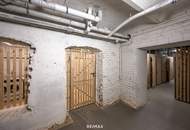 Sanierter Altbau mit modernem Neubau