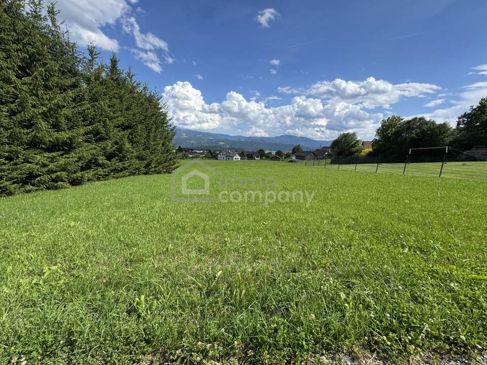 Sonniges Baugrundstück mit traumhaftem Fernblick in St. Martha