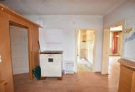 Renovierungsbedürftig mit Loggia und toller Anbindung in thermisch saniertem Gebäude
