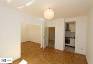 Sanierter Erstbezug mit Blick in den begrünten Innenhof in absoluter Ruhelage