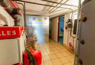 Landhaus in erhöhter Aussichtslage mit weitläufigem Grundstück im schönen Strassertal