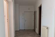 Teilsanierte Wohnung im 8. Stock eines Hochhauses