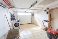 Landhaus in erhöhter Aussichtslage mit weitläufigem Grundstück im schönen Strassertal