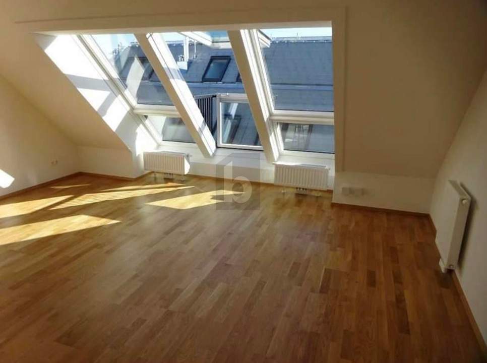 HELLE, RUHIGE WOHNUNG IN ZENTRALER LAGE INKLUSIVE GRÜNER DACHTERRASSE MIT PANORAMABLICK ÜBER KORNEUBURG