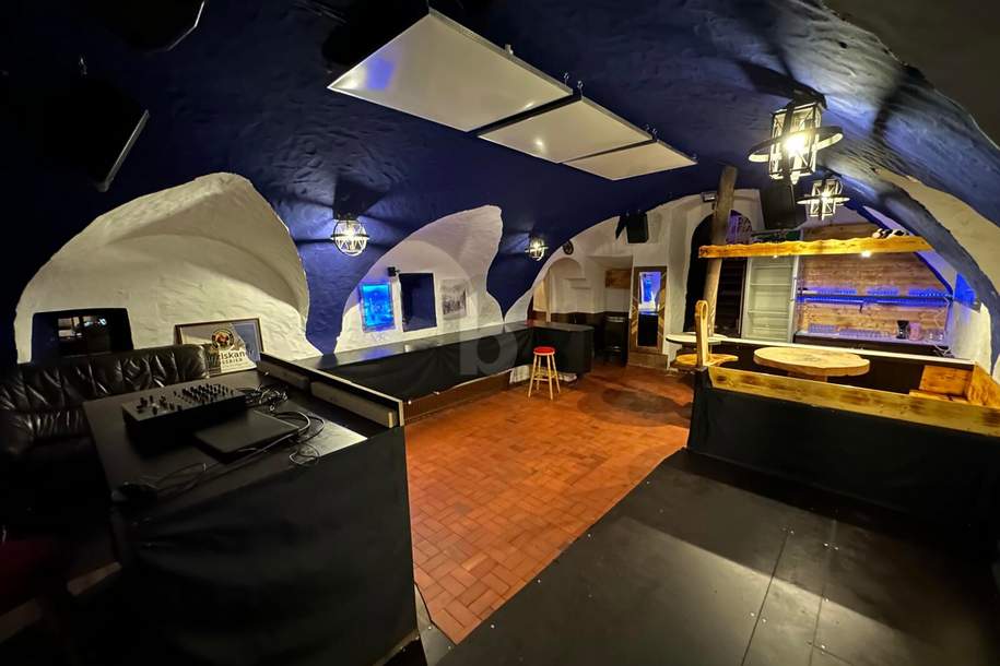 EINE KONZESSION, DIE HEUTE KAUM NOCH ZU BEKOMMEN IST ? NACHTLOKAL IM HERZEN VON ZIRL, Gewerbeobjekt-kauf, 190.000,€, 6170 Innsbruck-Land