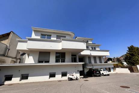 DG-Ordination über den Dächern Hainburgs mit direktem Blick auf den Schlossberg | Rundumterrasse, ca. 136m² | noch frei gestaltbare Raumaufteilung, Gewerbeobjekt-miete, 1.730,65,€, 2410 Bruck an der Leitha