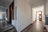 ++NEU++ Altbaucharme neu entdecken: 2-Zimmer Wohnung zum Sanieren mit viel Potenzial