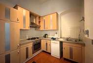 3 Zimmer Wohnung im 1. Stock zum Renovieren. Direkt gegenüber AKH.