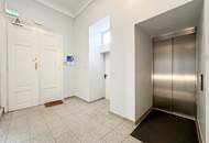 Großzügige Altbau-Bürofläche in repräsentativer Lage im Banken- und Geschäftsviertel