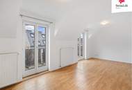 Helle 2 Zimmer Dachgeschoßwohnung | Große Terrasse | Hofseitiger Balkon | Sauna