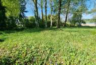 Rarität im Salzburger Seenland – 390 m² direkt am Wasser mit Steg