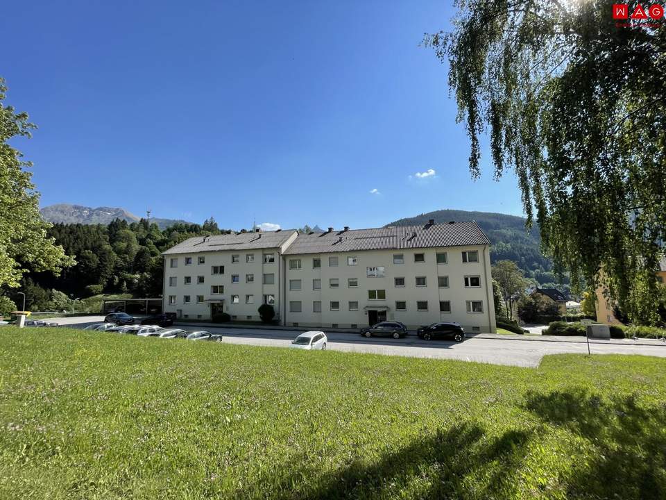 Sonnige 2-Zimmerwohnung mit Loggia und Parkplatz