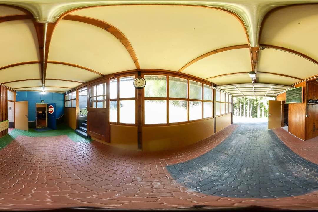 Viel Platz zum Leben – Zweifamilienhaus mit Werkstatt, Party-/ Hobbyraum & zwei Garagen in ruhiger Lage bei St. Wolfgang
