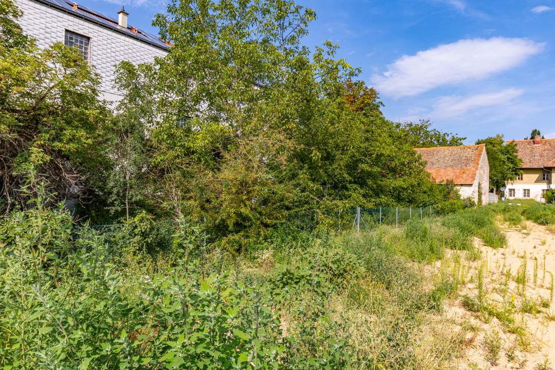1.014 M² GROßES BAUGRUNDSTÜCK MIT ALTBESTAND IM ZENTRUM!