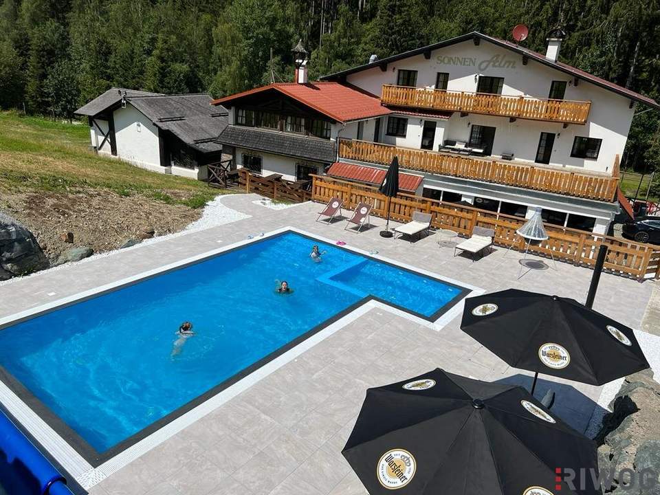 INVESTMENT IM SKI-GEBIET STUHLECK | Hotel mit Betreiber direkt an der Piste | 2020 Generalsaniert | 16 Gästezimmer (Studie für Erweiterung vorhanden) | Restaurant mit Sonnenterrasse | Outdoor-Pool