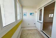 Südstadt: helle 2-Zimmer-Wohnung mit Loggia